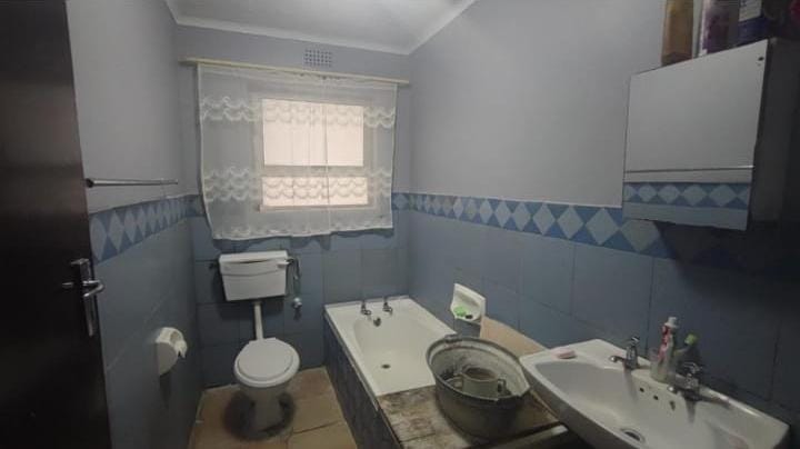  Bedroom Property for Sale in Eastridge Western Cape